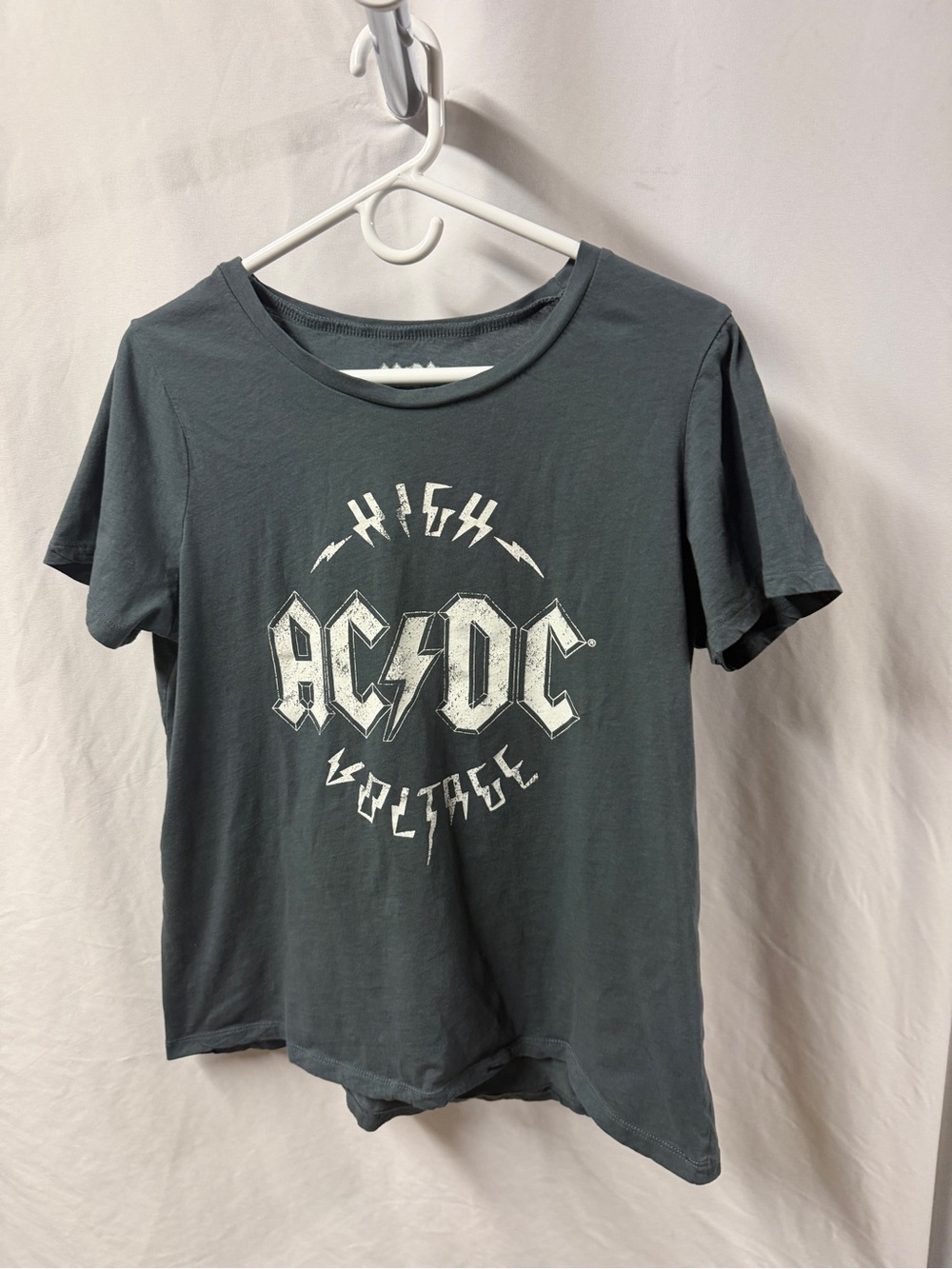 AC/DC Women's Short Sleeve High Voltage Tee - Charcoal